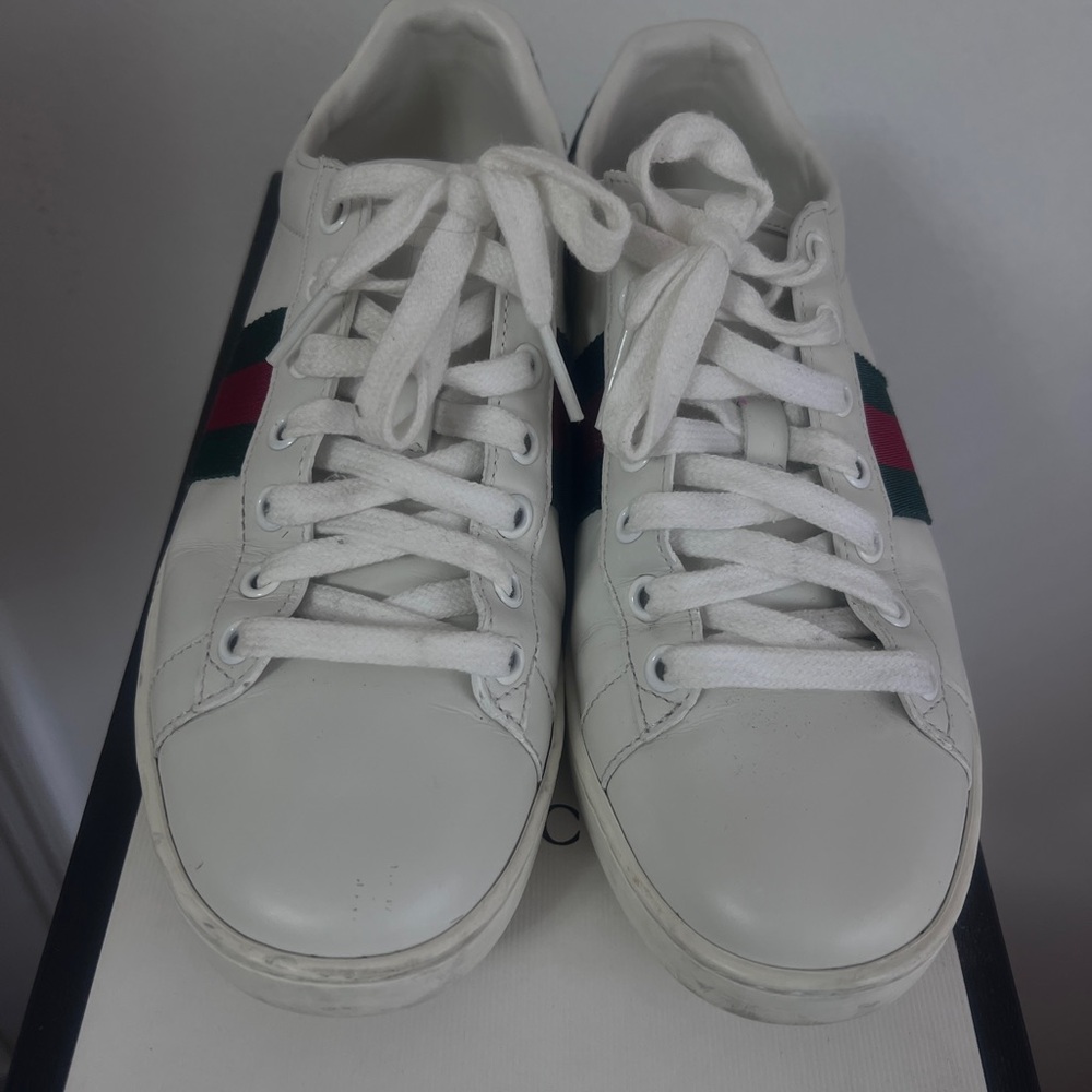Like New - women’s Gucci sneakers